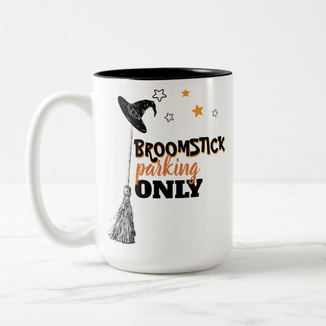 Halloween Coffee Broomstick Parkplatz Funny Zweifarbige Tasse (Links)