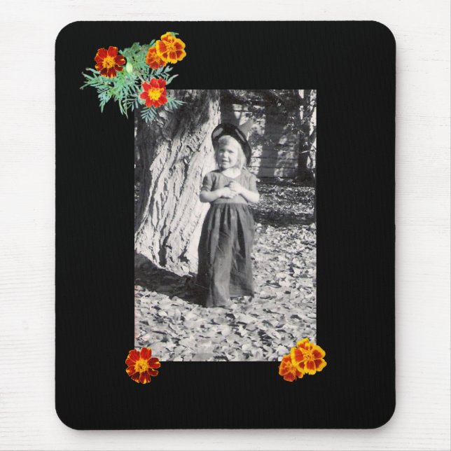 Halloween Costume Foto Marigolds Black Mousepad (Vorne)