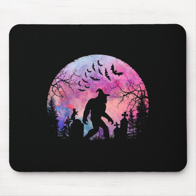 Halloween Creepy Sasquatch im Friedhof Spooky Mousepad (Vorne)