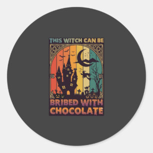 Halloween Diese Hexe kann mit Schokolade bestochen Runder Aufkleber