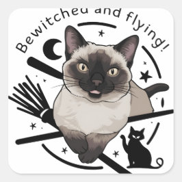 Halloween Elegance: Die fliegende siamesische Katz Quadratischer Aufkleber