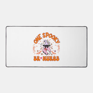 Halloween ER Nurse - Ein Spooky ER Nurse, Skelett Schreibtischunterlage