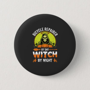 Halloween-Fahrradmechaniker bei Tag, Hexe bei Nach Button