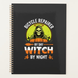 Halloween-Fahrradmechaniker bei Tag, Hexe bei Nach Planer