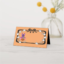 Halloween-Fledermaus mit orangefarbenen Süßigkeite