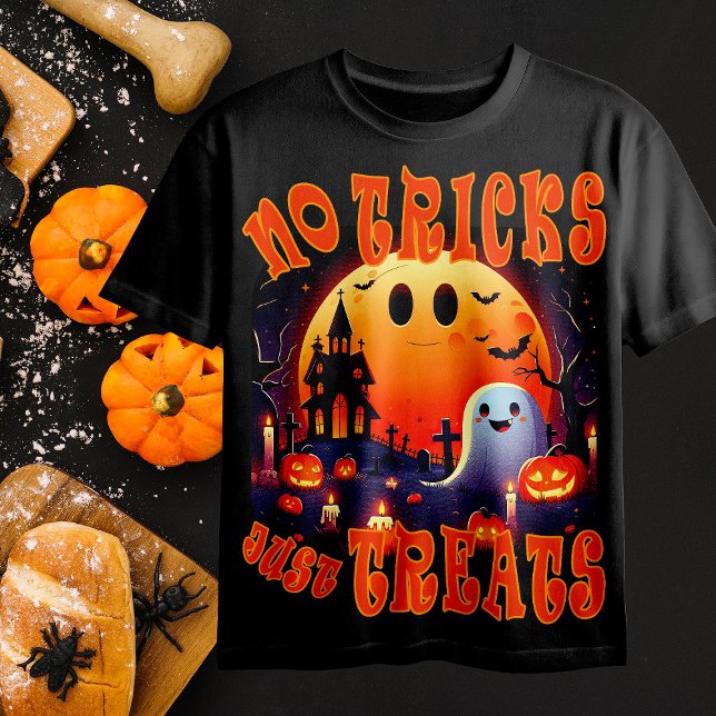 Halloween Friedhof mit niedlichem, fröhlich lächel T-Shirt (Von Creator hochgeladen)