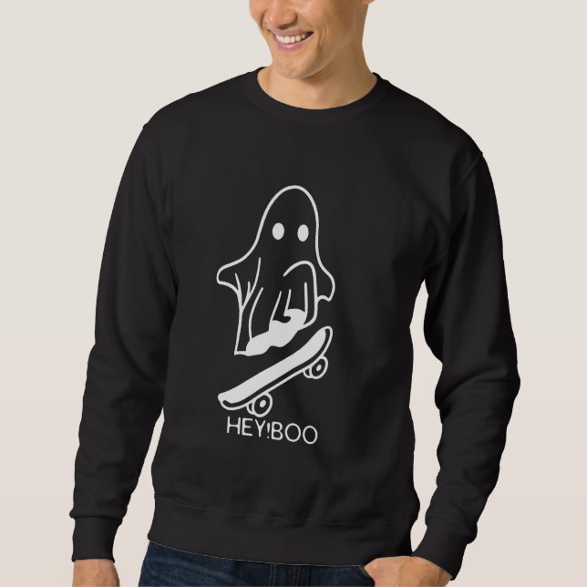 Halloween Fun Meets Skateboard Passion in Hey Boo  Sweatshirt (Vorderseite)