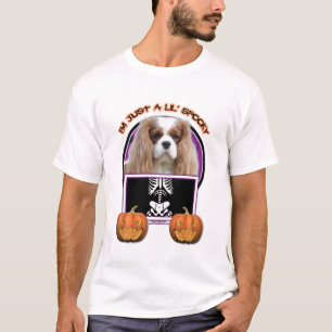 Halloween - gerade ein Lil gespenstisch - Kavalier T-Shirt