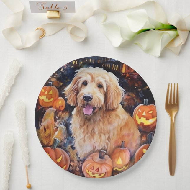 Halloween Goldendoodle mit Pumpkins Beängstigend Pappteller (Hochzeit)