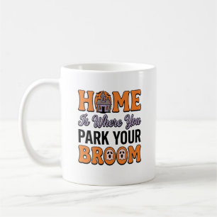Halloween Heim Parke deinen Besen Vintage-Typograf Kaffeetasse