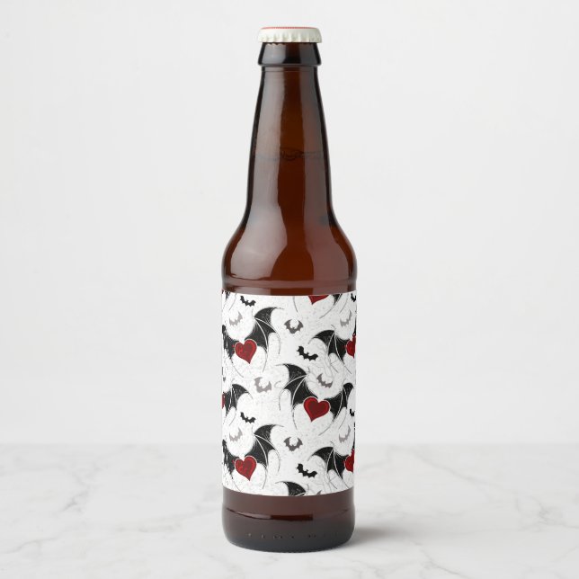 Halloween-Herz mit schwarzen Fledermausflügeln Bierflaschenetikett (Vorderseite)