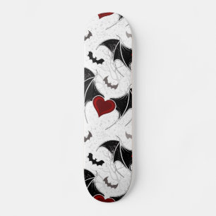 Halloween-Herz mit schwarzen Fledermausflügeln Skateboard