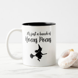 Halloween Hexe auf Broom Flying Hocus Pocus Zweifarbige Tasse