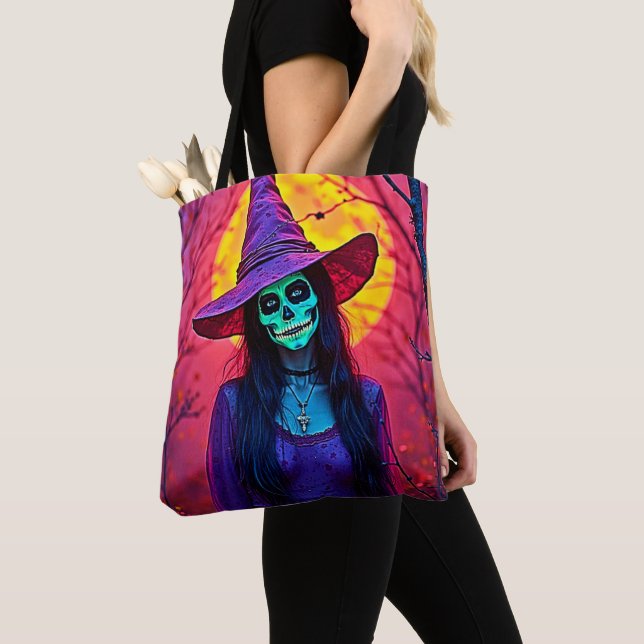 Halloween Hexe mit Skull Face Design (Von Nahem)