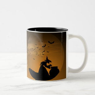 Halloween Hexe und Cauldron mit Fledermäusen Zweifarbige Tasse