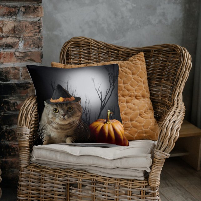 Halloween Hexenkatze mit Kürbiswurfkissen Kissen (Halloween Witch Cat Pillow)