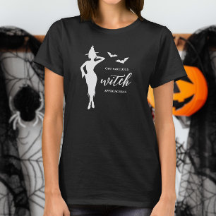 Halloween-Hexenmeister-Silhouette mit Fledermäusen T-Shirt