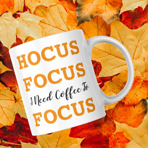 Halloween Hocus Focus, ich brauche Kaffee, um mich Zweifarbige Tasse