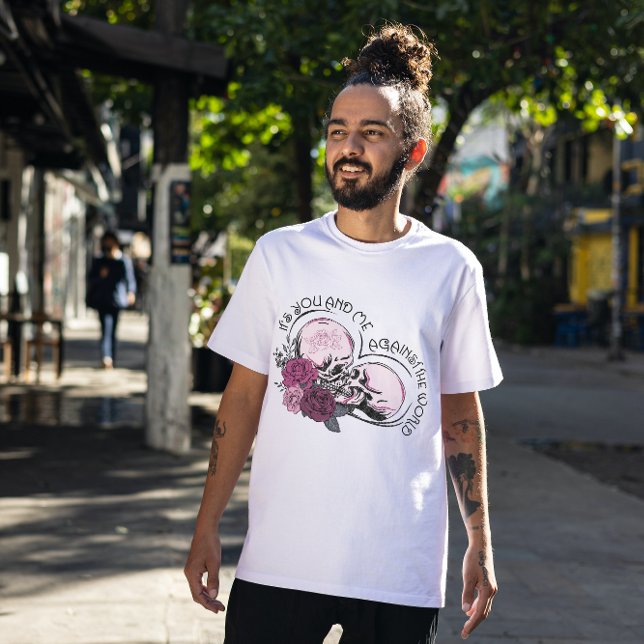 HALLOWEEN ICH SIND SIE UND ICH GEGEN DIE WELTVERLI T-Shirt (Von Creator hochgeladen)