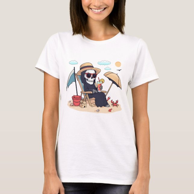 Halloween in Summer – Grim Reaper on the Beach T-Shirt (Vorderseite)