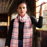 Halloween Kariert Pink Pattern Scarf Schal<br><div class="desc">Dieser Schal bietet Halloween mit seinem rosa, karierten Muster, das mit den typischen Farbtönen Schwarz und Orange verwoben ist, ein weicheres Gefühl. Es ist eine frische und feminine Drehung im klassischen Oktober-Stil, ideal, um jedem Ensemble eine Touch von sprichwörtlicher Eleganz hinzuzufügen. Egal ob Sie sich in einem lässigen Kürbis oder...</div>
