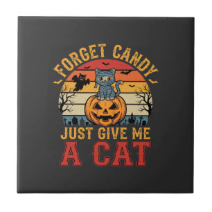 Halloween-Katze vergisst Süßigkeiten und gibt mir Fliese