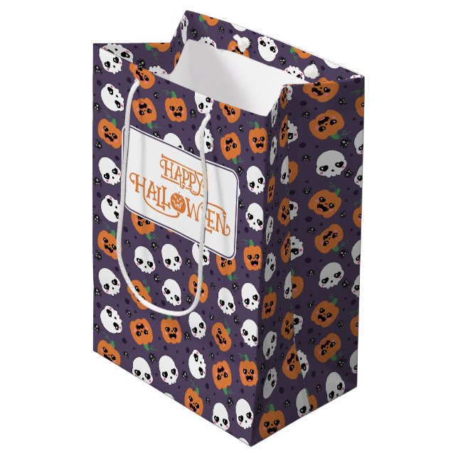 Halloween Kawaii Pattern Mittlere Geschenktüte (Vorderseite Schrägansicht)