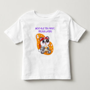 Halloween Kawaii Pirate Panda trinkt Boba Tea Kleinkind T-shirt