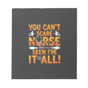 Halloween-Krankenschwester Hat Alles Gesehen Desig Notizblock