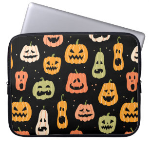 Halloween Kürbis nahtloses Muster. Handzeichen Laptopschutzhülle