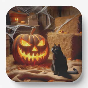 Halloween-Kürbis und Katze in der Scheune Pappteller