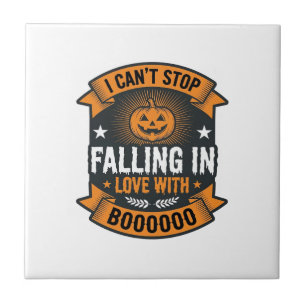 Halloween-Kürbis verliebt in Vintage-Shirt De Fliese