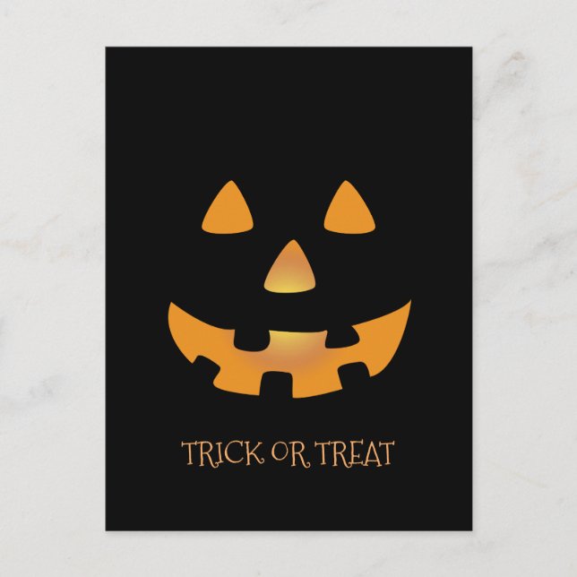 Halloween Kürbisgesicht auf schwarzem Hintergrund Postkarte (Vorderseite)