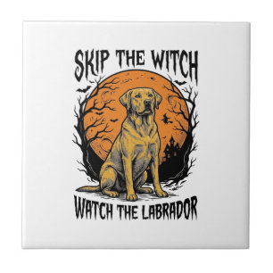 Halloween-Labrador-Shirt mit Warnung vor unheimlic Fliese