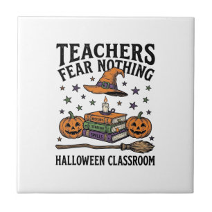 Halloween-Lehrer-Shirt mit Hexen-Büchern_1 Fliese