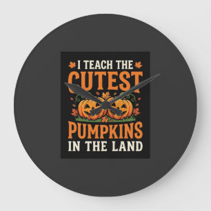 Halloween-Lehrer süßestes Kürbis-Design_1 Große Wanduhr