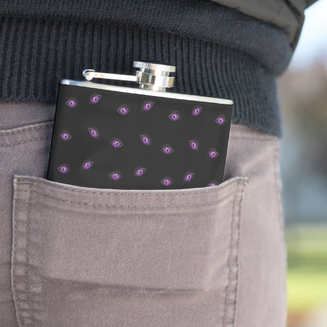 Halloween, Lila Augen, Trick oder Trete, Boo Flachmann (Beispiel)