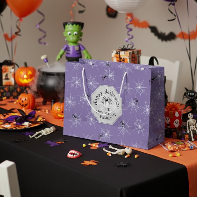 Halloween, lila graue Spinnennetze Große Geschenktüte (Fun Purple and Black Spiderweb Gift Wrap. Creepy Spider & Web Illustration for Spooky Halloween)