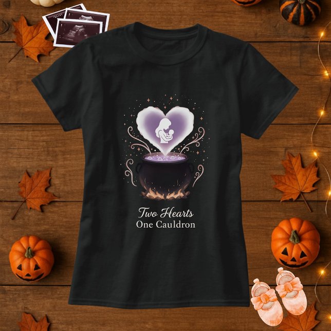 Halloween Maternity Two Hearts One Cauldron T-Shirt (Von Creator hochgeladen)