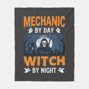 Halloween Mechaniker bei Tag, Hexe bei Nacht Fleecedecke
