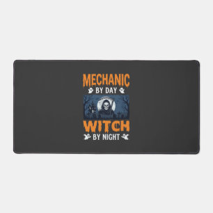 Halloween Mechaniker bei Tag, Hexe bei Nacht Schreibtischunterlage