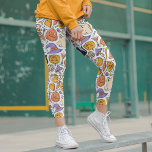 Halloween Modern Spooky Black Cat Pumpkins Hexe Leggings<br><div class="desc">Halloween Modern Spooky Black Cat Kürbis Hexenkürbis Leggings mit sprichwörtlichen Kürbis,  Hexenhüten,  Gespenstern,  Süßigkeiten,  Grabsteinen,  schwarzen Katzen,  Broomsticks und Spuk Häusern auf weißem Hintergrund. Ideal für Herbst mit Halloween- und Erntedank-Feiern. Entworfen von ©Evco Holidays www.zazzle.com/store/evcoholidays</div>