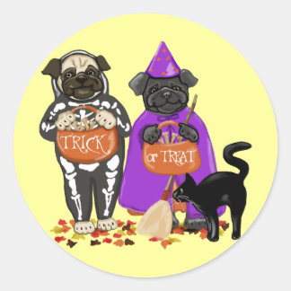 Halloween-Möpsen für Trick oder Treat, individuell Runder Aufkleber