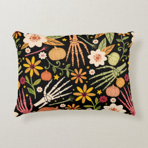 Halloween nahtloses Muster mit Knochen und Blumen  Dekokissen