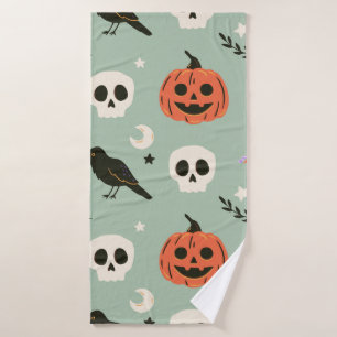 Halloween nahtloses Muster mit Raben, Schädeln und Badehandtuch