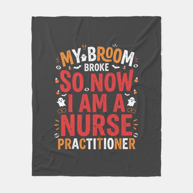 Halloween Nurse Practitioner Besen Kaputt Design Fleecedecke (Vorderseite)