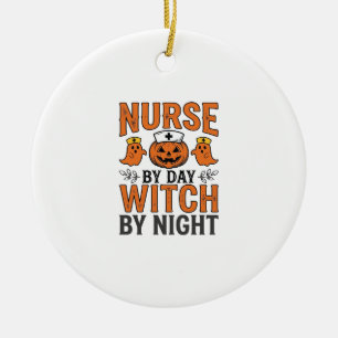 Halloween-Nurse-Zauberin bei Nacht Vintage-Shirt-D Keramik Ornament
