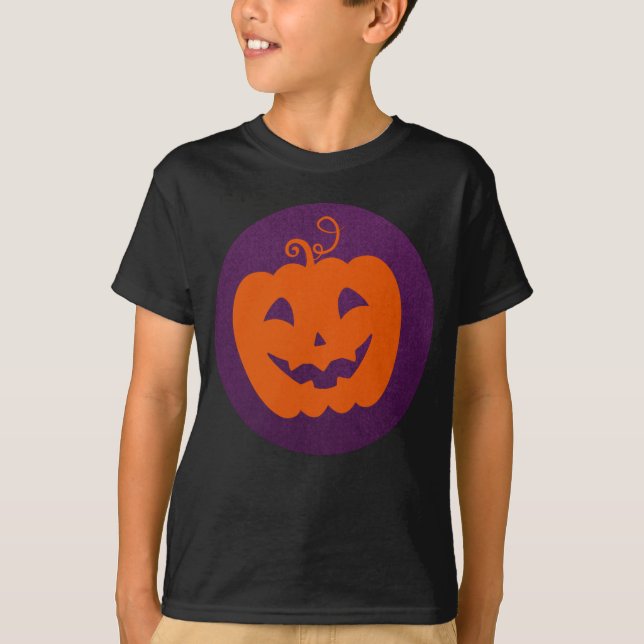 Halloween Orange Pumpkin im Lila Hintergrund T-Shirt (Vorderseite)