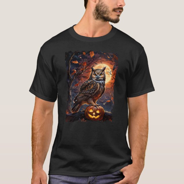 Halloween Owl with Jack-o'-Lantern T-Shirt (Vorderseite)