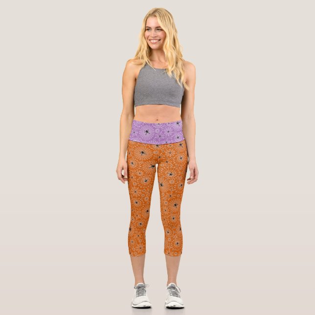 Halloween Pattern | Spinnen auf Spinnennetzen Capri Leggings (Vorderseite)